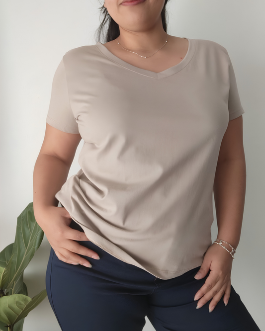 Remera Entallada Cuello en V